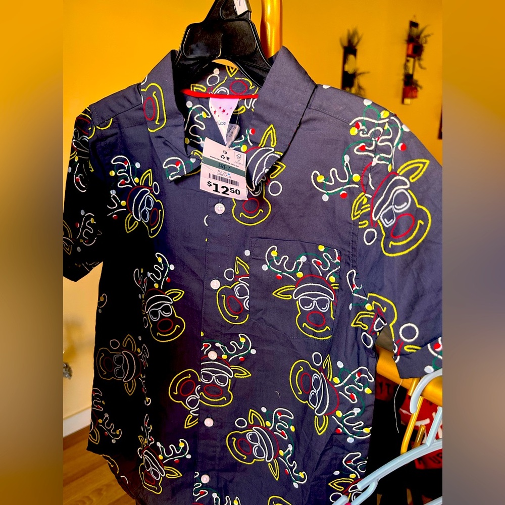 T-shirt size 7 for boy 100% COTTON.